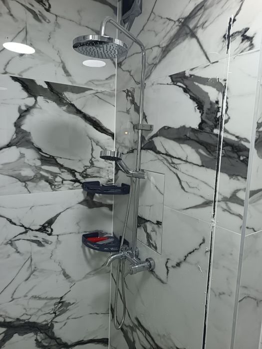 Аксесоари за баня параван душ батерия мивка дизайнерска