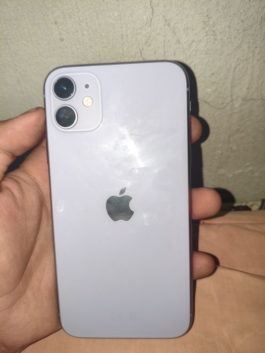 iPhone 11 в хорошем состоянии
