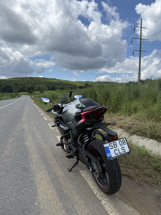 CFMOTO 300SR 2025