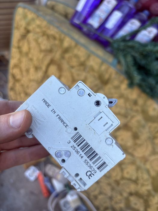 Intrerupator automat tripolar Hager MY363 C63 4500A siguranta electrica profesionala trifazica pentru tablou electric industrial sau rezidential