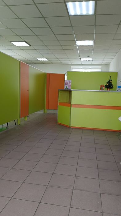 Продам стойку администратора и перегородки