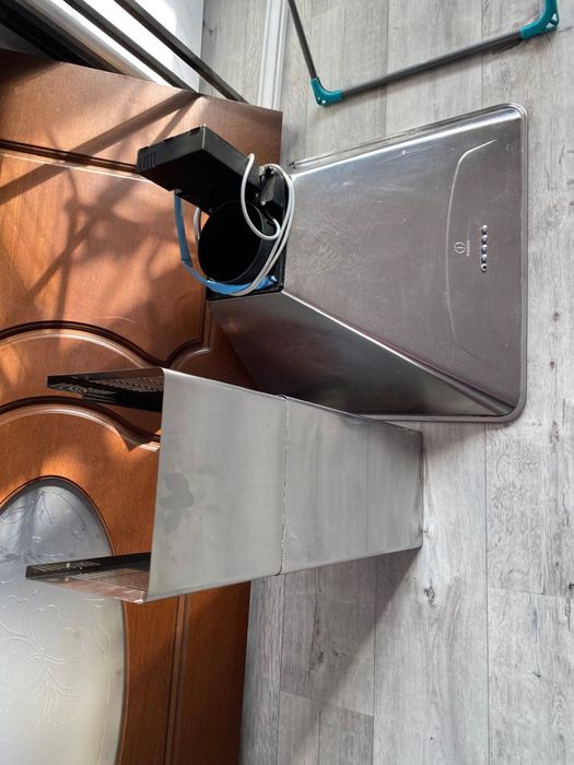 Продаётся вытежка