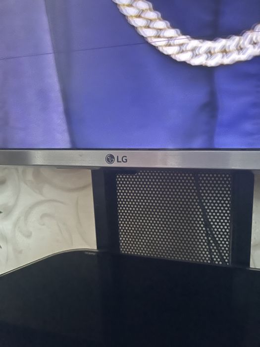 Продам телевизор LG 49