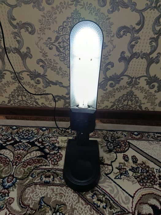 Светельник. Стол лампаси.