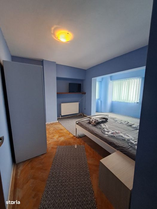 Vând apartament cu 5 camere,scara interioara,3 balcoane,ultracentral