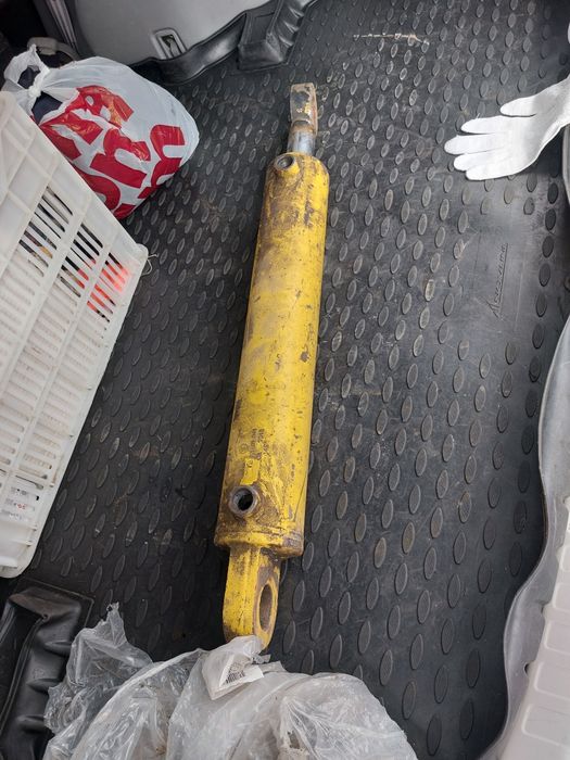 Продаётся гидроцилиндры от куна и лопаты