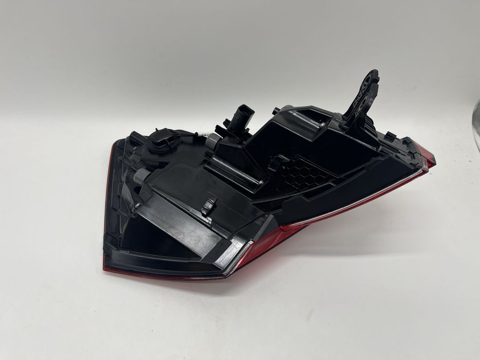 Външен десен стоп за Шкода Камик