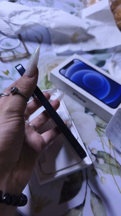 Продам iPhone 12 mini