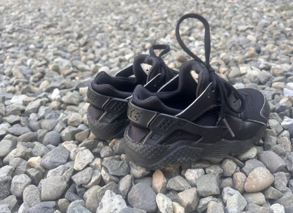 Nike Huarache marimea 27 in stare foarte buna