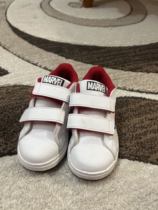 Детски кожени маратонки Adidas Marvel