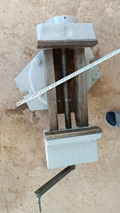 Тиски токарни круговой айланади