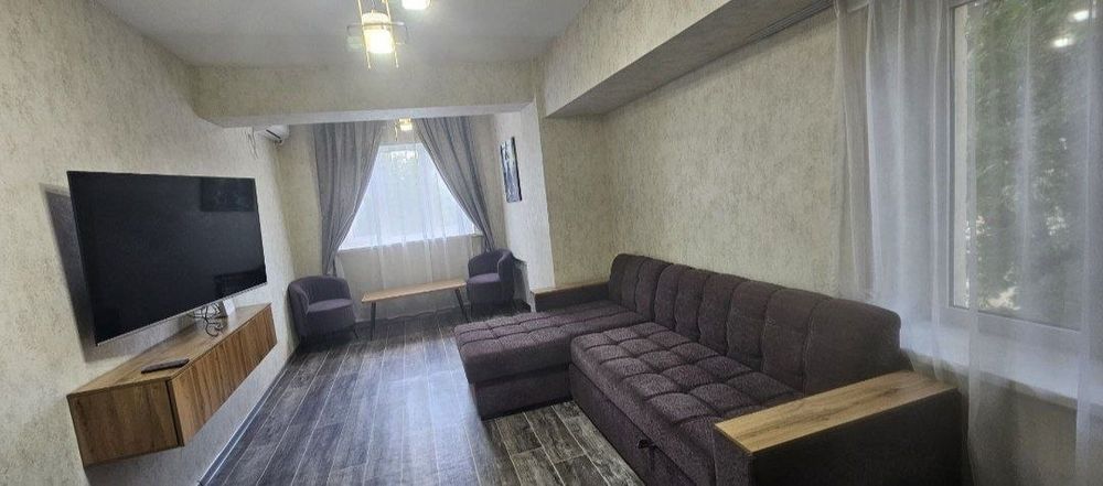 Аренда 2/4/4. Ц-5. В центре. Монумент мужества