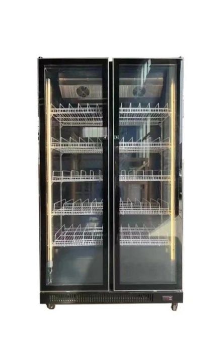Продам витринный холодильник!