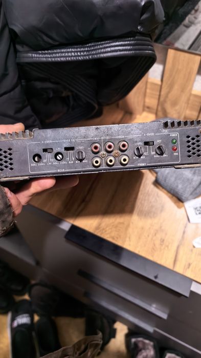 Продам усилитель 4х канальный