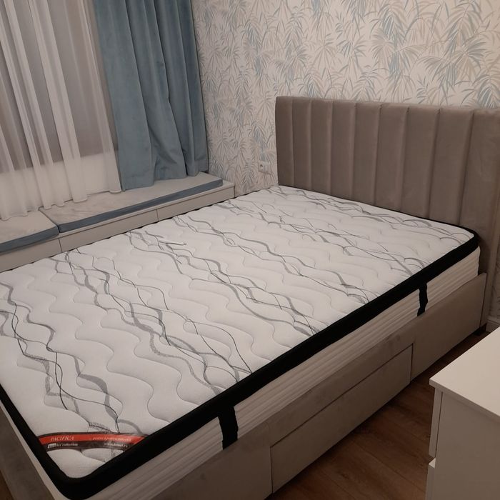 Pat tapițat catifea + saltea