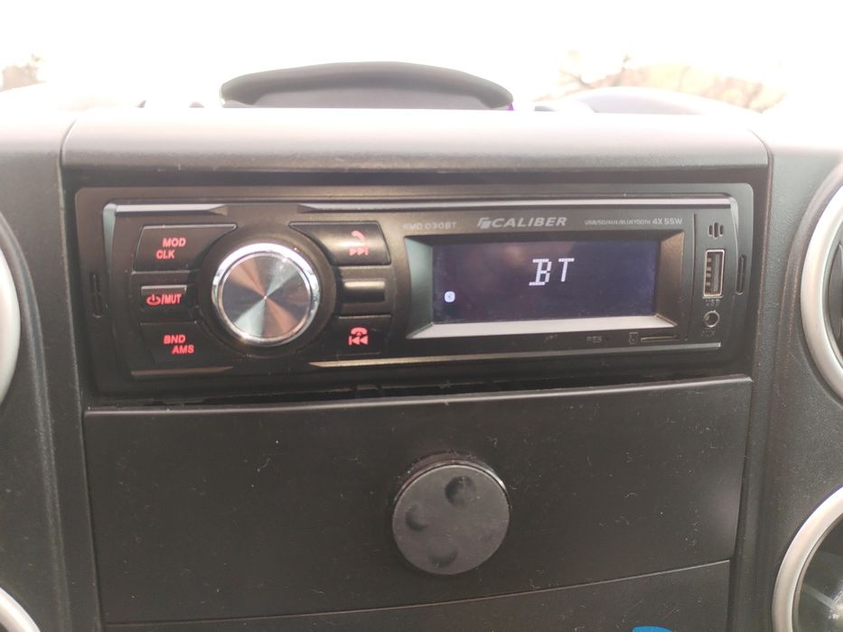Радио за кола с блутут