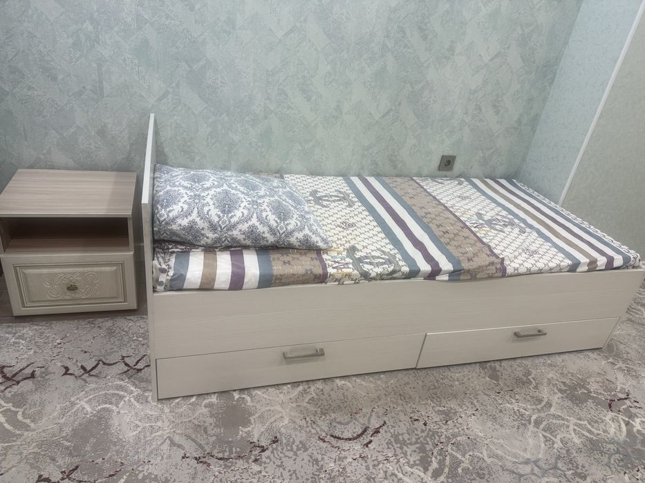 Кровать с тумбой