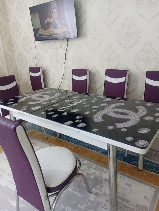 Кухонный стол со стульями