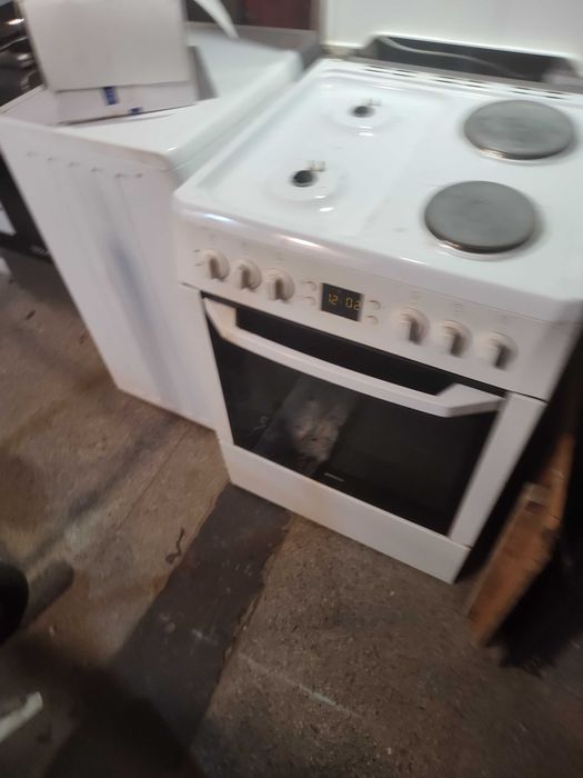 Сервизирана готварска печка