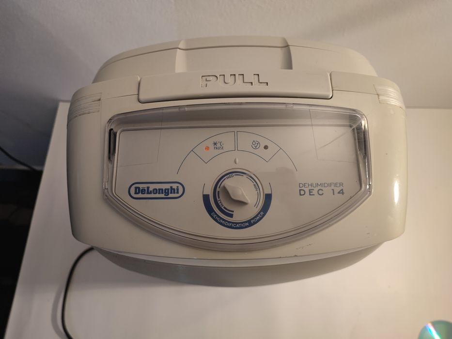 Dezumidificator Delonghi Dec 14 randament 14 L la 24 h
