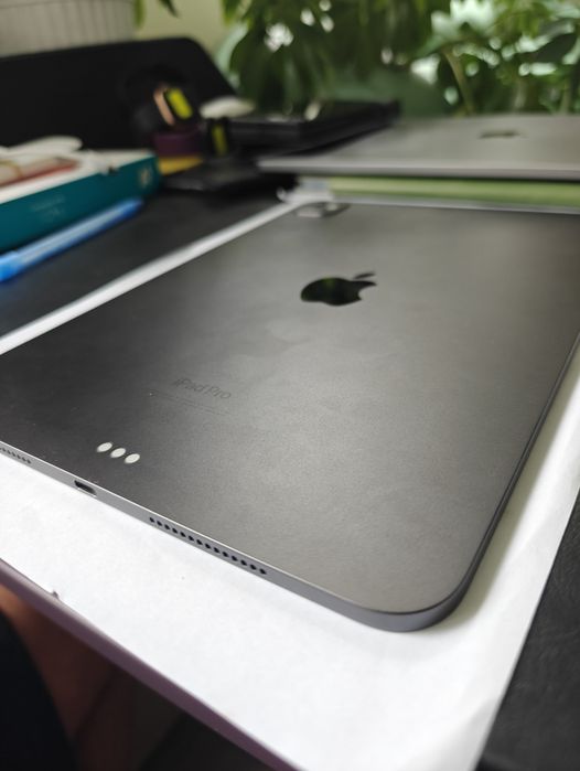 Продава iPad Pro 11" M4 / 256GB
