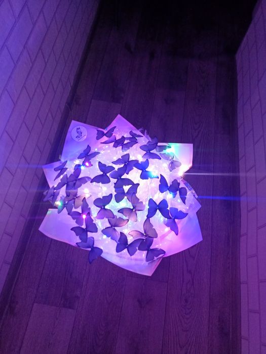 Продаю светящиеся букеты из бабочек