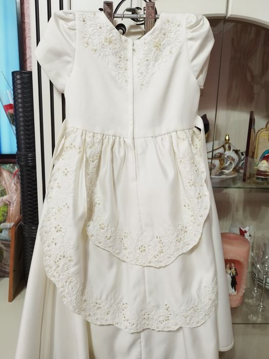 Платье нарядное на4-5 лет