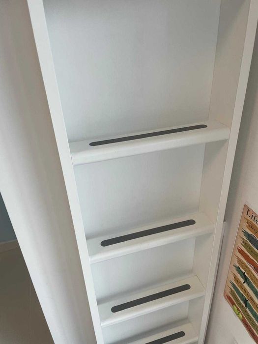 Pat supraetajat cu masa de birou,cumparat de 1 an