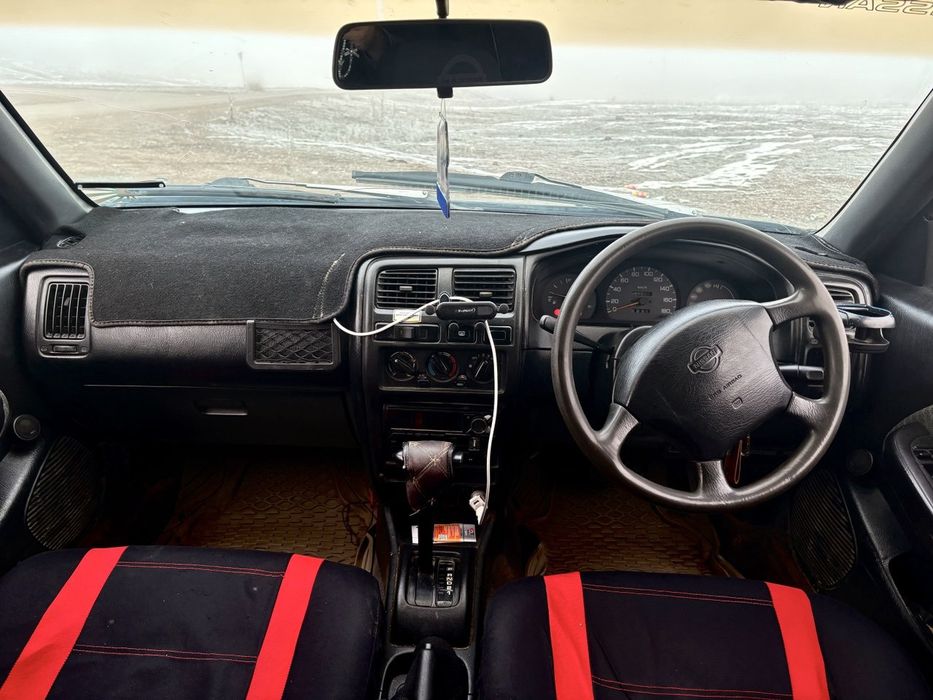 Nissan Pulsar, Almera