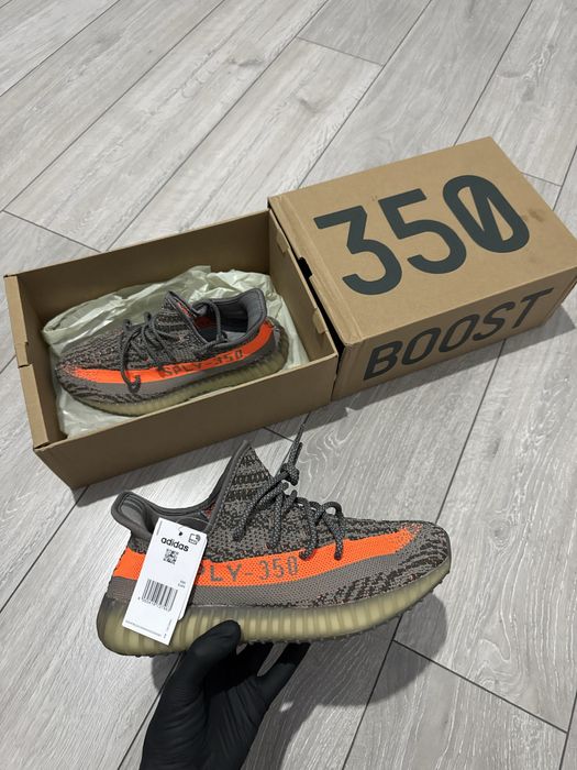 Adidas Yeezy Boost 350 V2 Carbon Beluga – Noi, în cutie