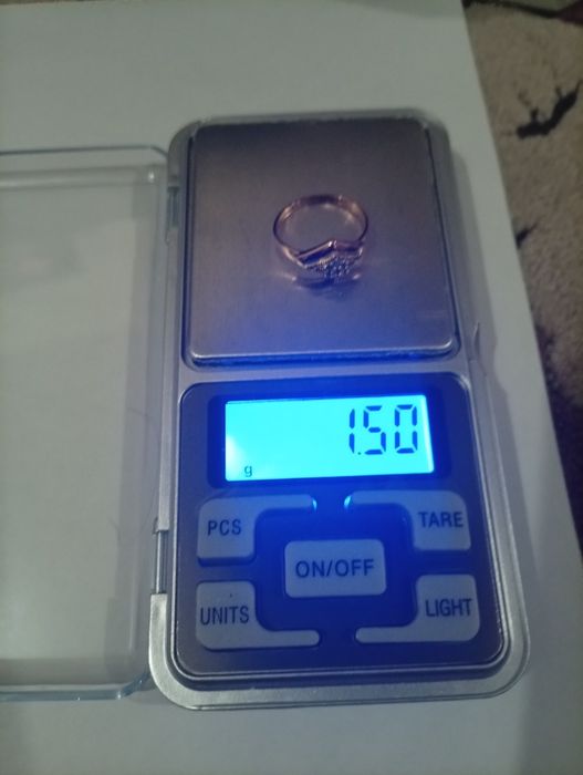 Золотые украшения.