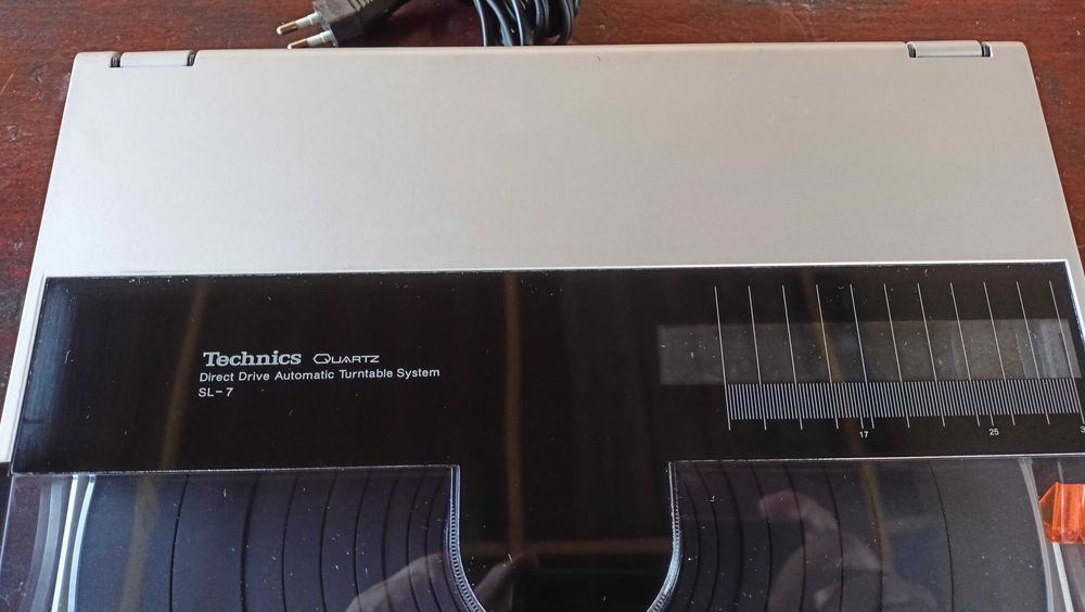 Technics SL-7 Linear tracking turntable