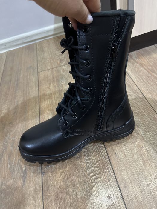 Продам берцы  новые итититит