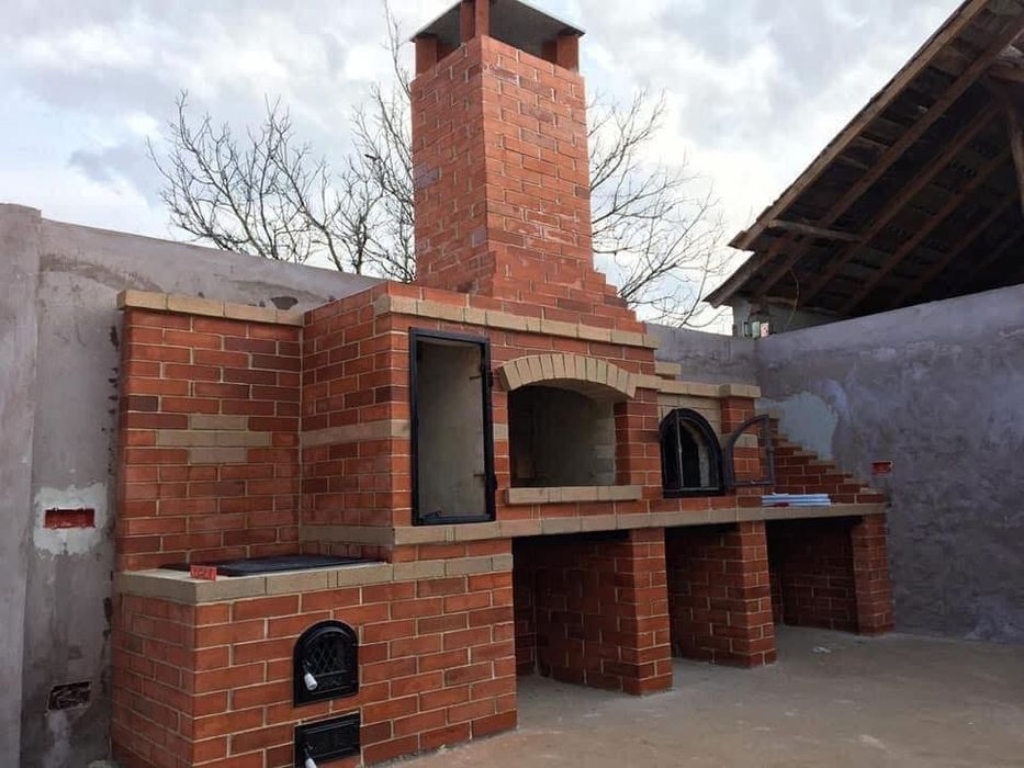 Grătar din căramidă și terase/foișoare