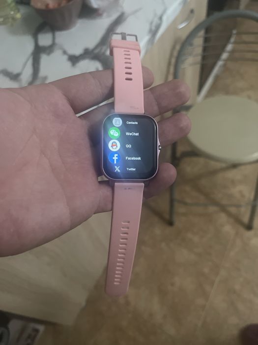 2 smartwach negru si roz