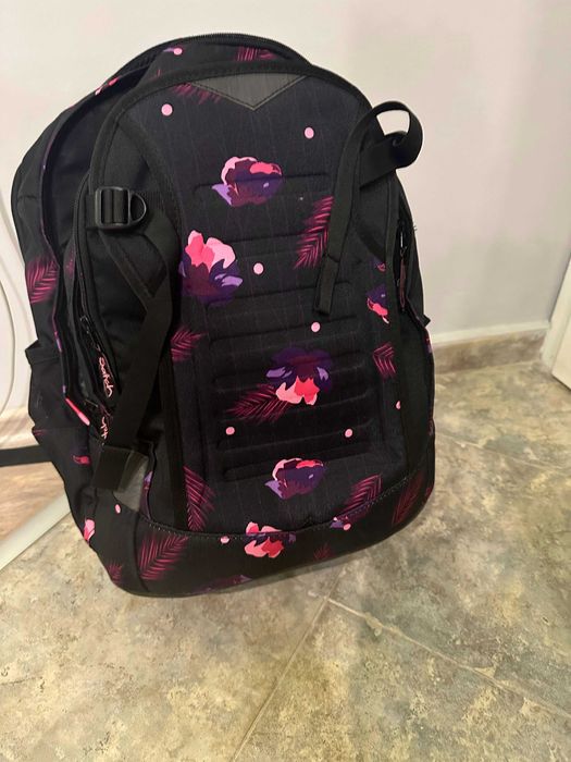 Модерна и ергономична раница за тийнейджърки