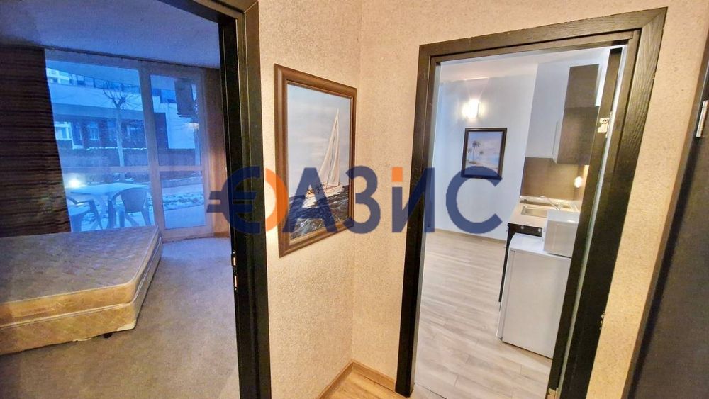 Продава се Двустаен апартамент в Бургас, Сарафово - 67 кв.м за 1178 €/кв.м - Снимка #3