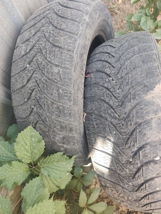 Шины зимние r16 (пара)