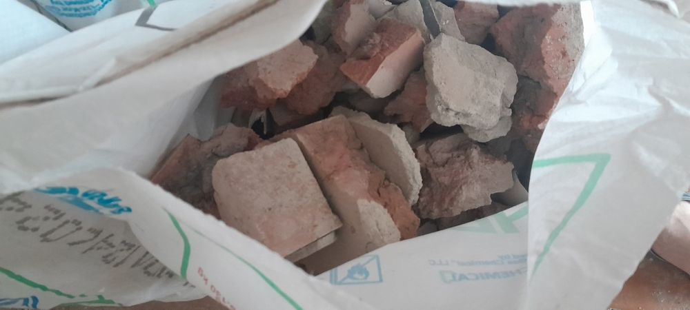 Отдам бой красного кирпича