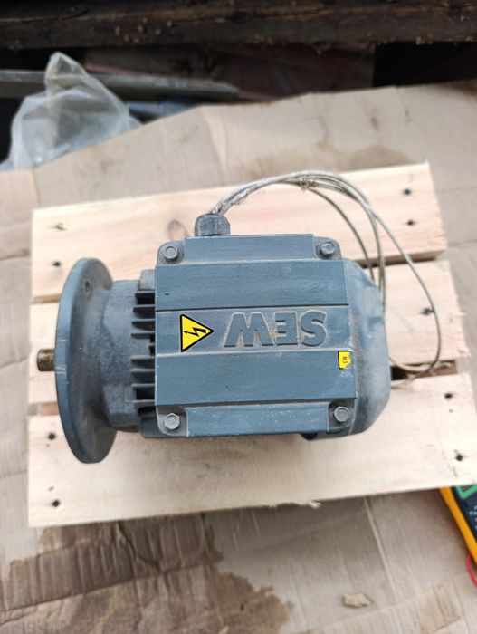 Продам электродвигатель