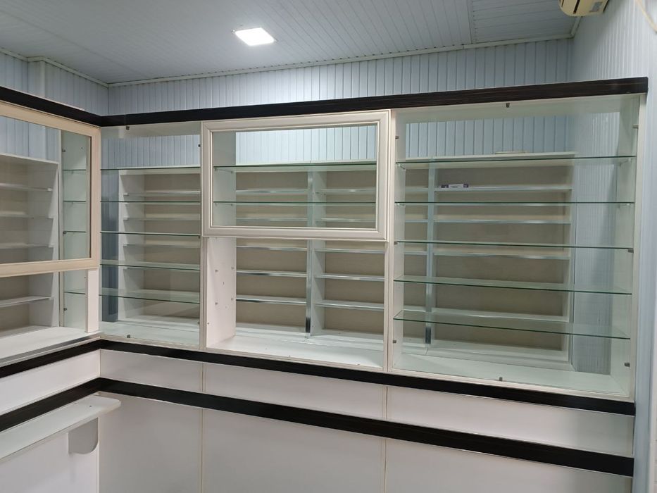 Витрина полка аптечная