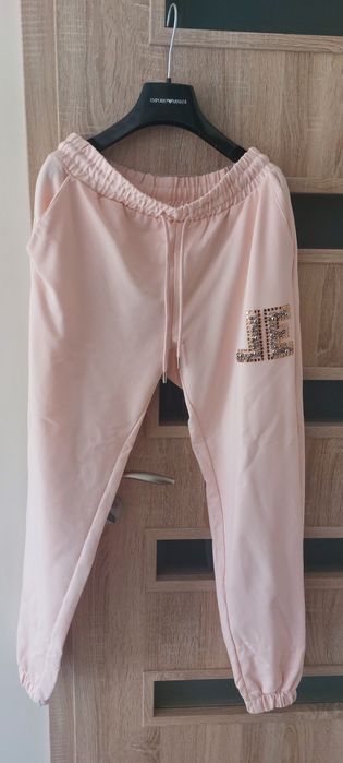 Дамски дрехи/екип