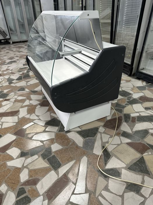 Витринный холодильник