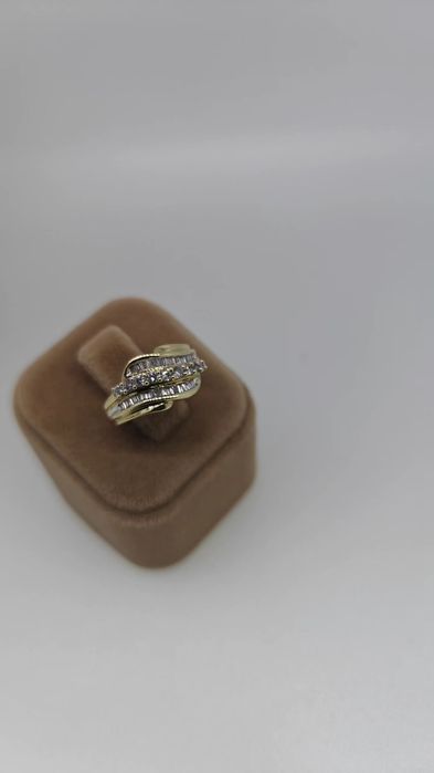 Inel aur 9k cu diamante naturale 3gr (r)