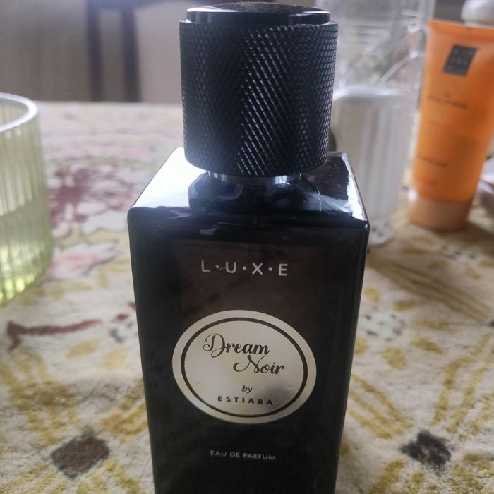 Dream Noir, арабски дюп на Диор