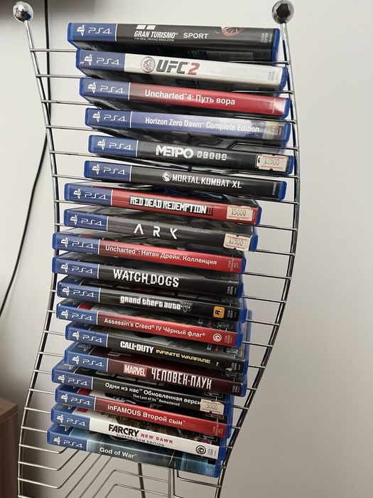 Продам PlayStation 4