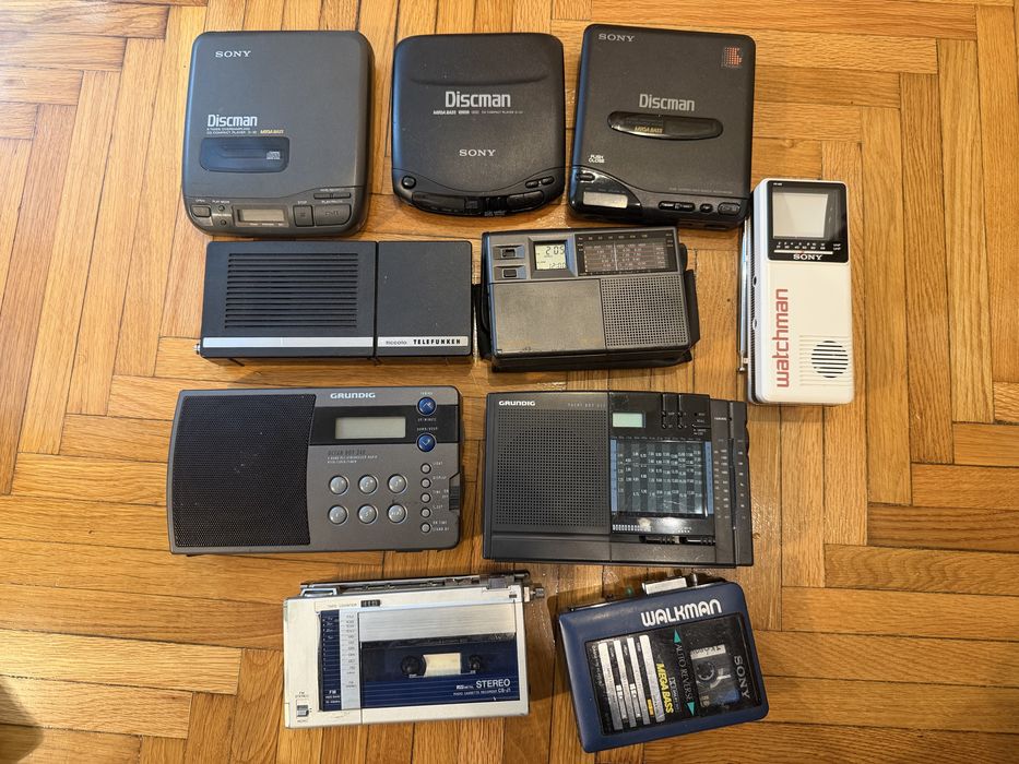 Radio uri de colectie Grundig Siemens Discman walkman radioamatori