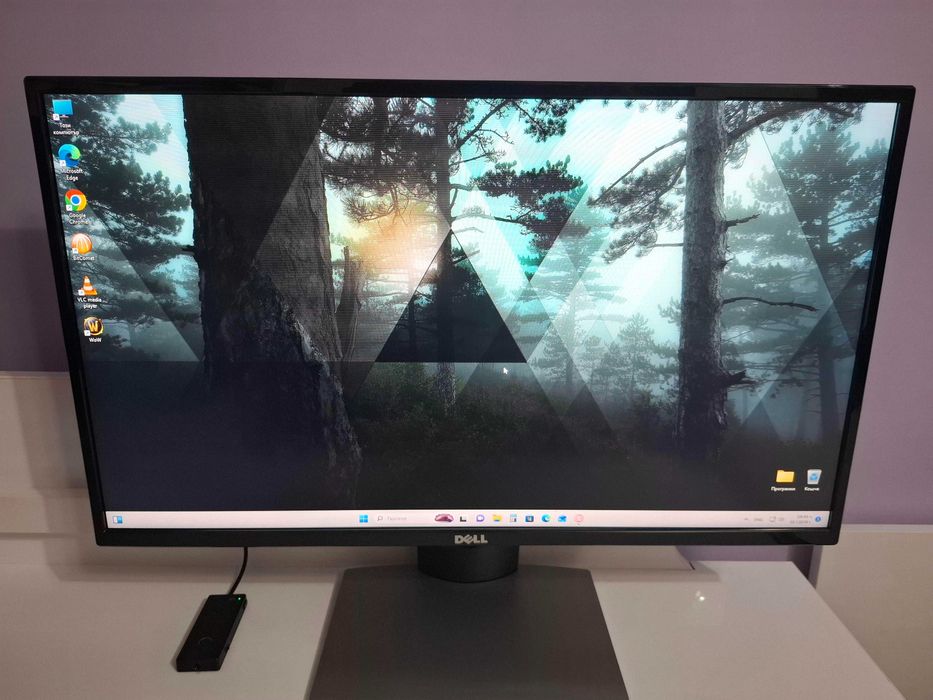 Като нов - Dell SE2717h - 27 инчов - 75Hz - IPS - AMD FreeSync - HDMI