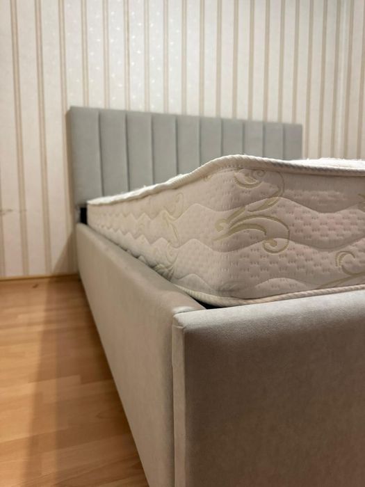 Продам двухспальную кровать