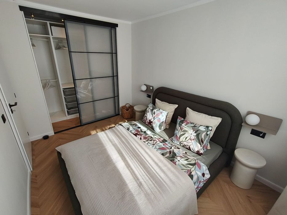 Pf Închiriez Apartament 2- 3 camere cu grădină | Zona Liceul Economic